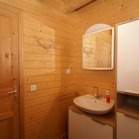 Chalet Peaceful In Beaulieu With Whirlpool